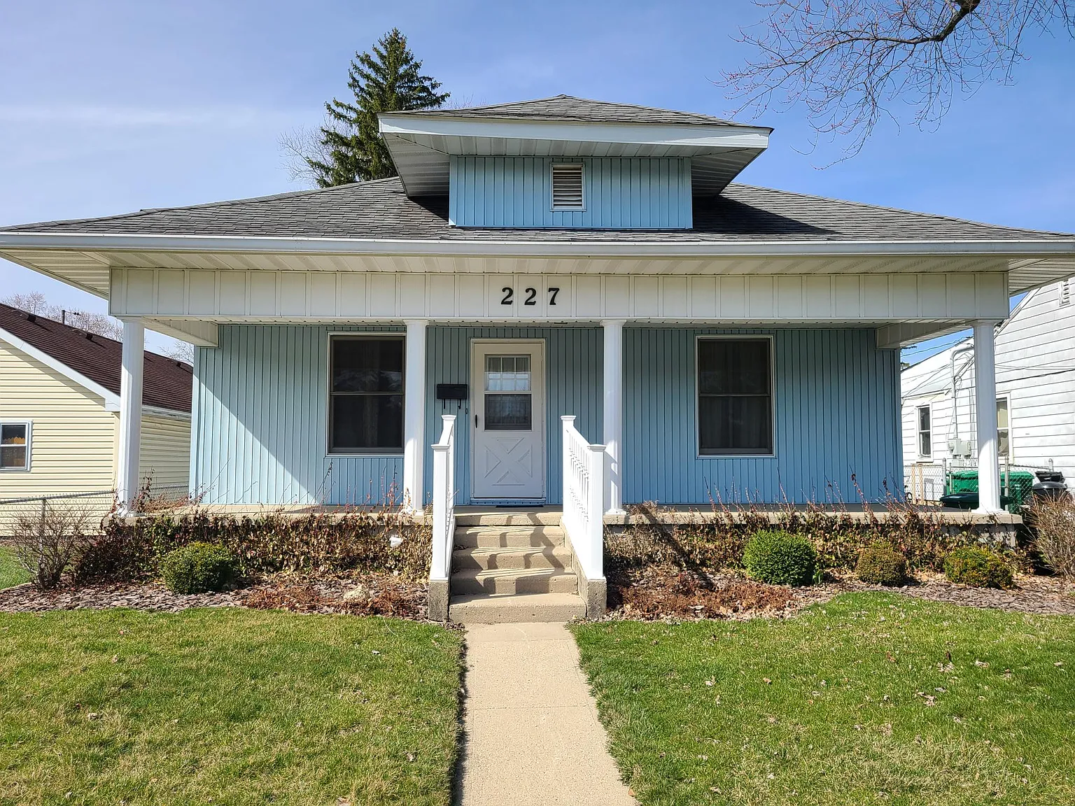 227 Park Ave photo 1