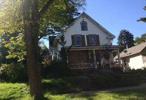1st image of 288 Baker St E