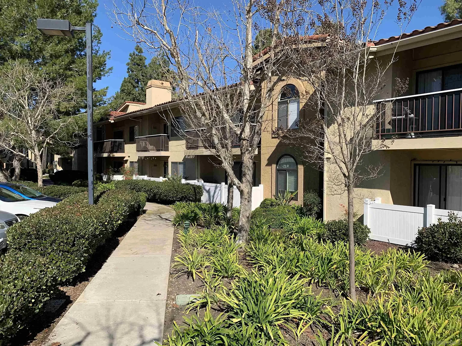 2 bed, 2.0 bath, 1134 sqft, $2,970 — Photo 3