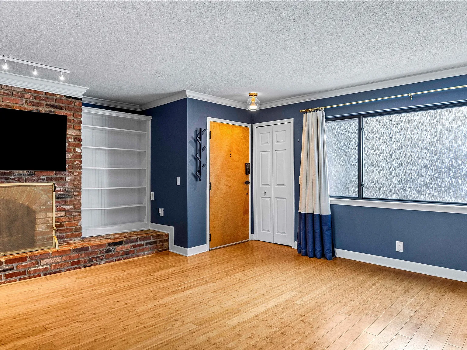 2 bed, 1250 sqft, $1,800 — Photo 4