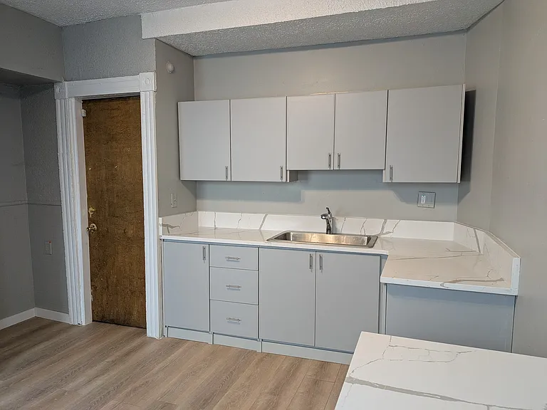 105 Woodward St #L — Photo 3