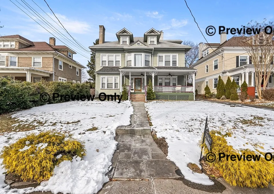 1147 Evergreen Ave