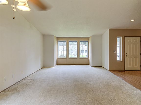 3rd image of 2504 NE 154th Ave