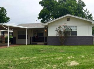 909 W Grand St, Marlow, OK 73055