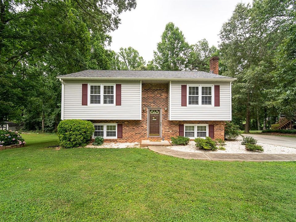 1st image of 110 Valleywood Dr