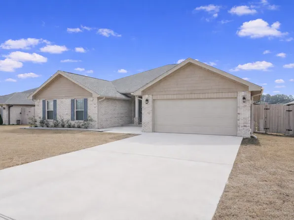 5833 Crestlake Dr, Crestview, FL
