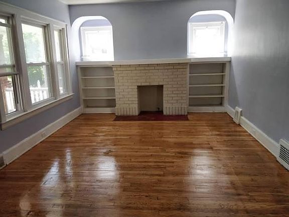 2nd image of 3291 Desota Ave #1