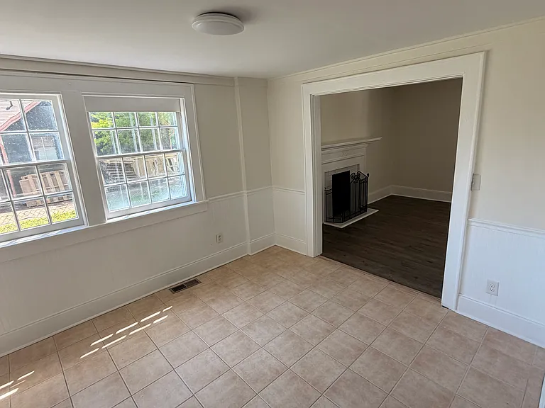 504 Fleming St — Photo 4