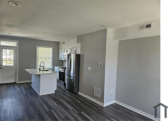 4th image of 3410 Elmora Ave