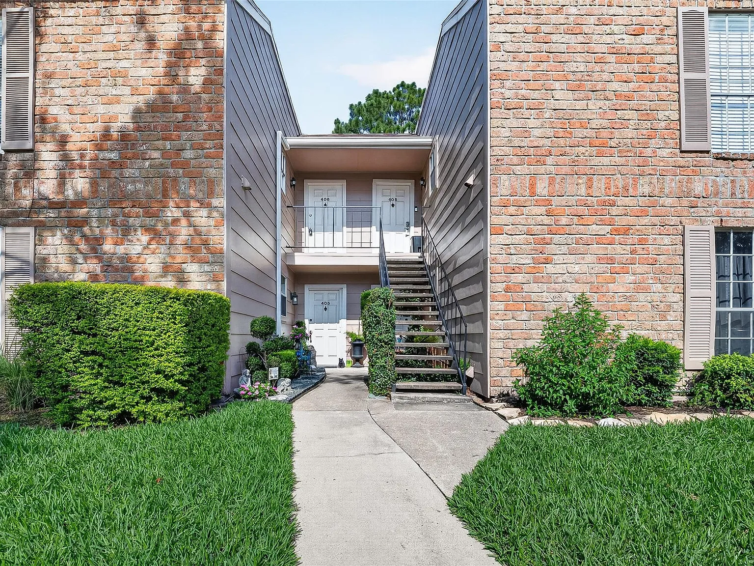 2 bed, 2.0 bath, 1043 sqft, $1,200 — Photo 1