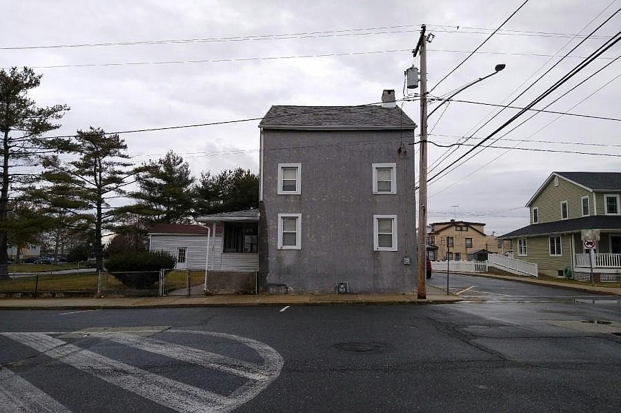 1st image of 198 Market St