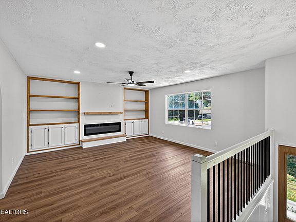 4th image of 1205 Hoss Rd