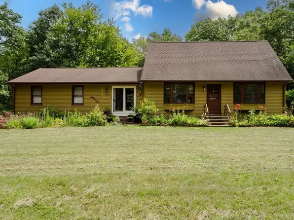 94 Whitehead Rd, Coventry, RI 02816