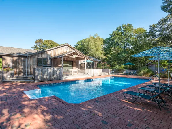 46 Dogwood St, Montauk, NY 11954