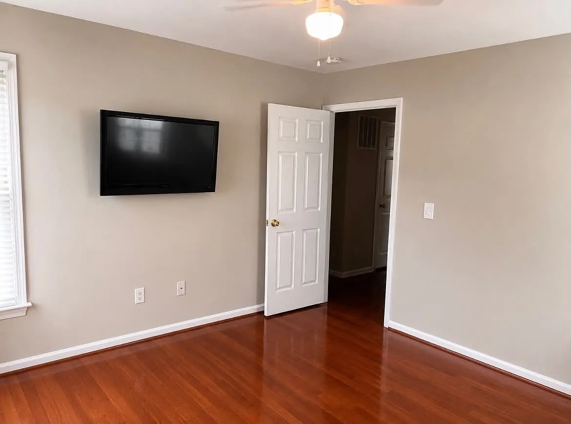 4 bed, 2730 sqft, $3,800 — Photo 3
