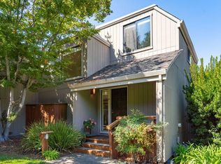 39 Woods Ln, Los Altos, CA 94024