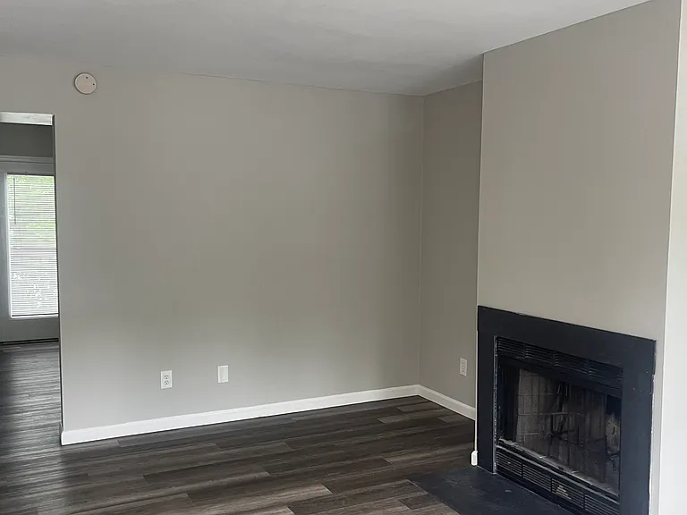 217 Arrowhead Dr — Photo 3