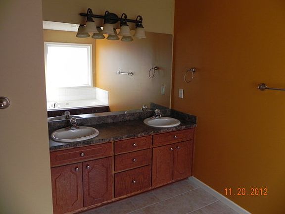 Master Bath Photo 1