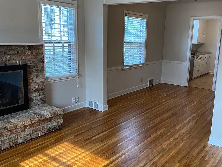 2207 Girard Ave S #1 — Photo 3