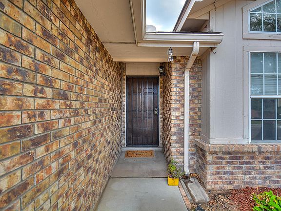 3rd image of 4305 Hillspire Ave NW