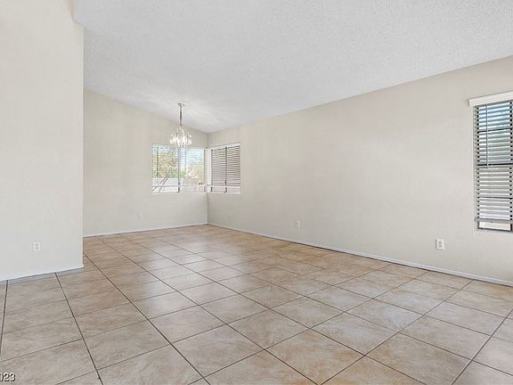 3rd image of 364 Heath Ct