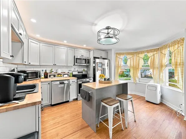 185 Hilton St, Tiverton, RI 02878