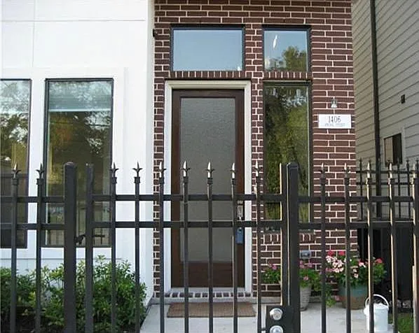 1406 Spring St — Photo 2