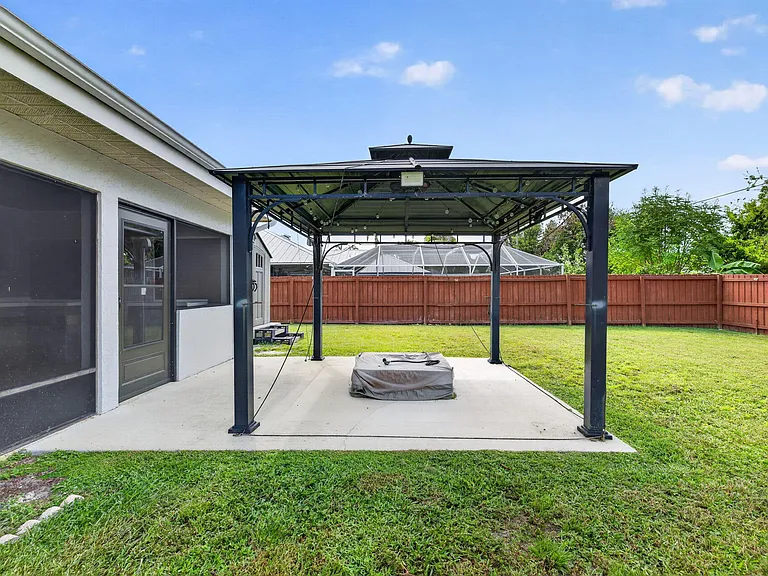 825 SE Starflower Ave — Photo 46