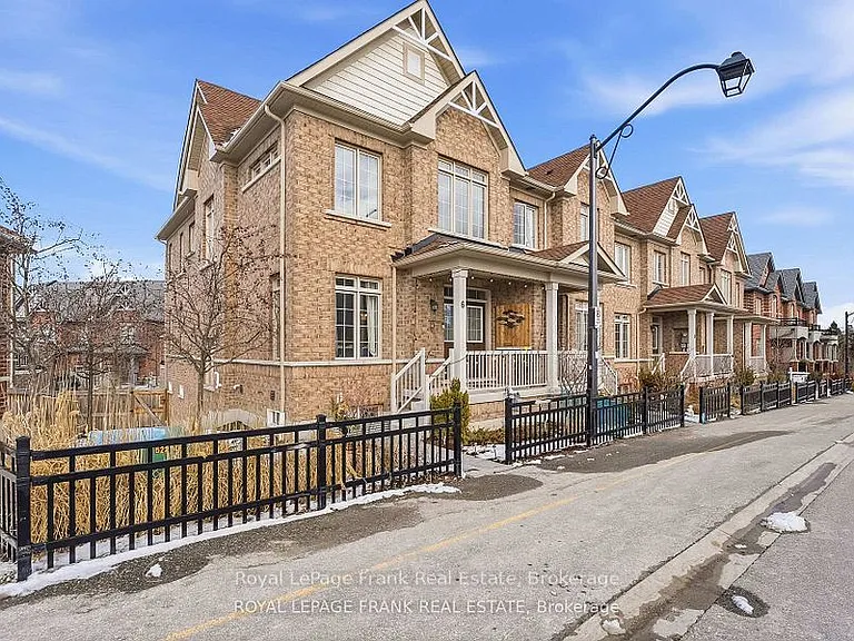 6 Aldridge Ln — Photo 1