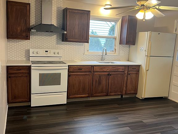4th image of 93 Balsam Ave #1