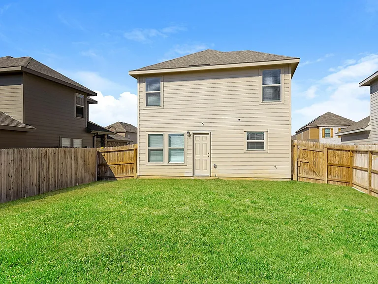 9334 Somers Bnd — Photo 5