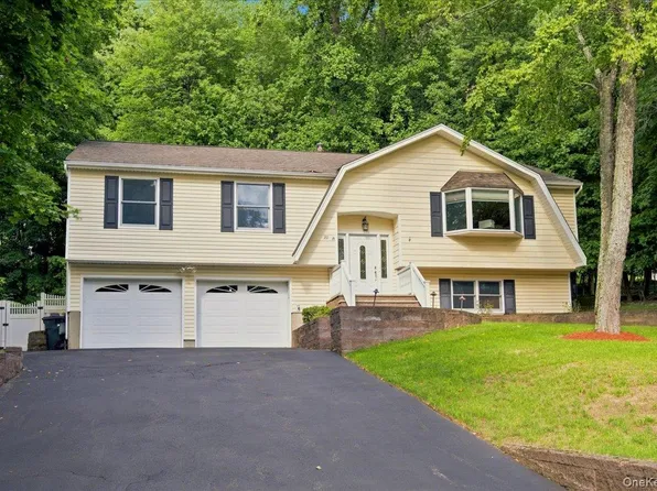 20 Lancaster Lane, Monsey, NY 10952
