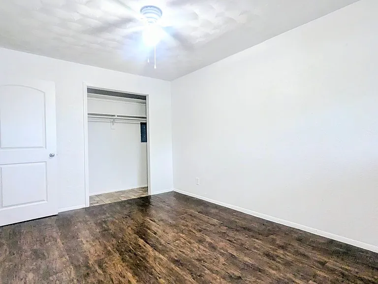 4810 Gaston Ave — Photo 22