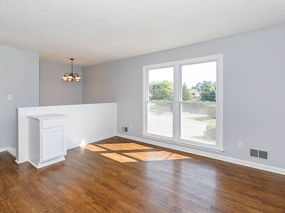 5th image of 3900 Baymeadow Dr