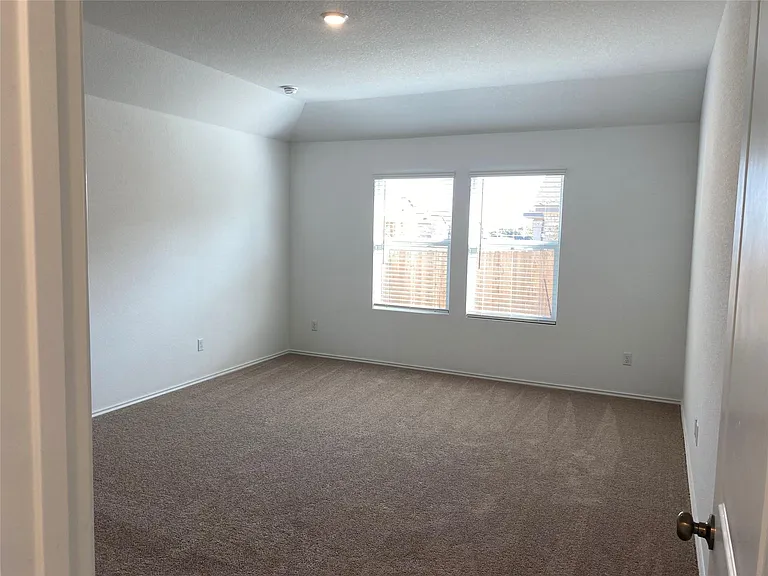 220 Hummingbird Flight Dr — Photo 11
