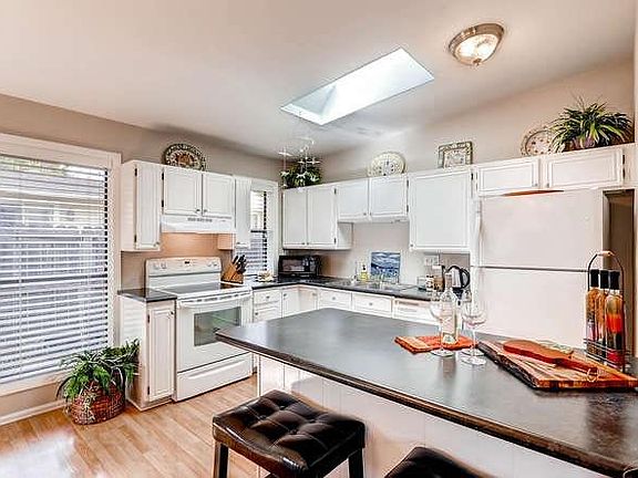 4th image of 6915 Conifer Ct
