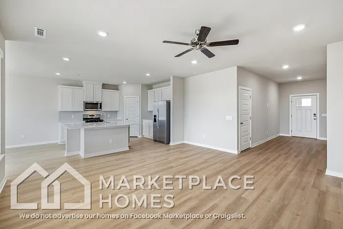 4 bed, 2.0 bath, 1940 sqft, $2,195 — Photo 4