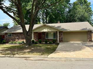 1905 SE Clark St, Bentonville, AR 72712