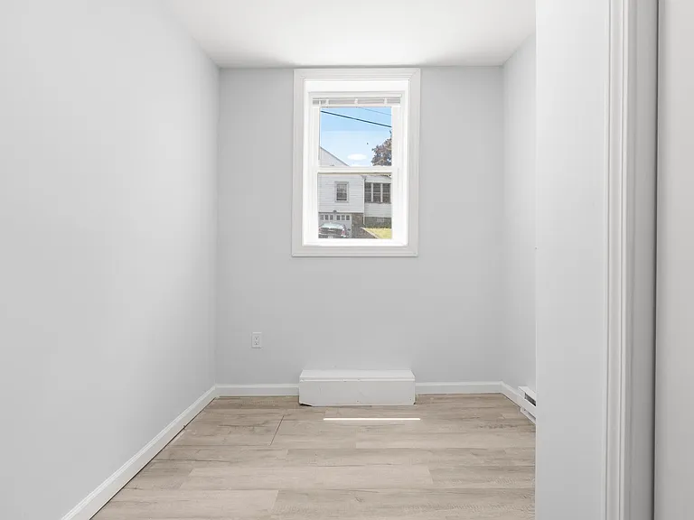 146 Hobart St #B — Photo 19
