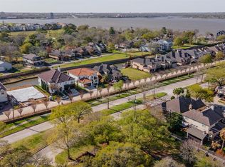 211 Blue Water Way, League City, TX 77573