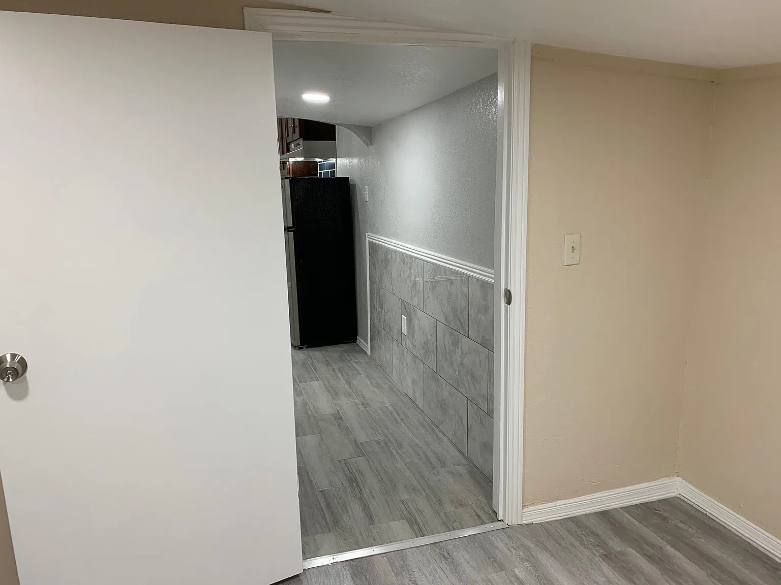 3801 Broaddus Ave — Photo 3