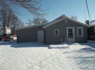 84846 County Road 687, Hartford, MI 49057