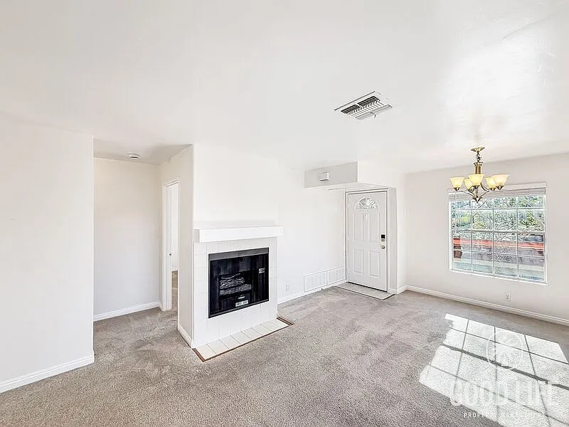 2 bed, 2.0 bath, 920 sqft, $2,695 — Photo 4