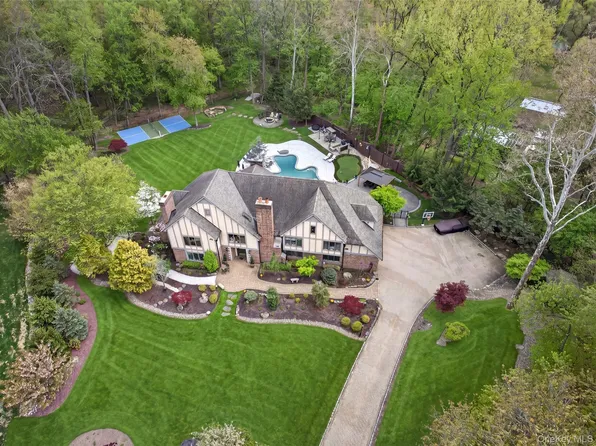 4 Abbey Road, Orangeburg, NY 10962