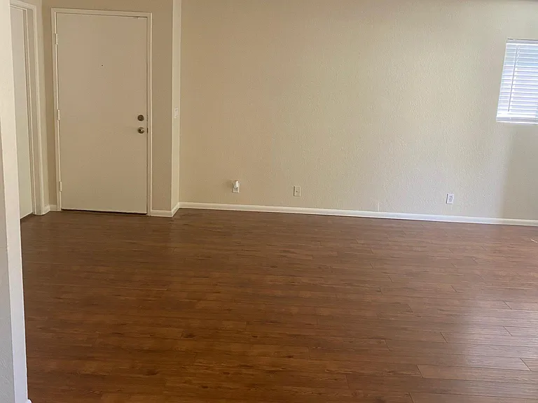 11353 Avenida De Los Lobos #E — Photo 20