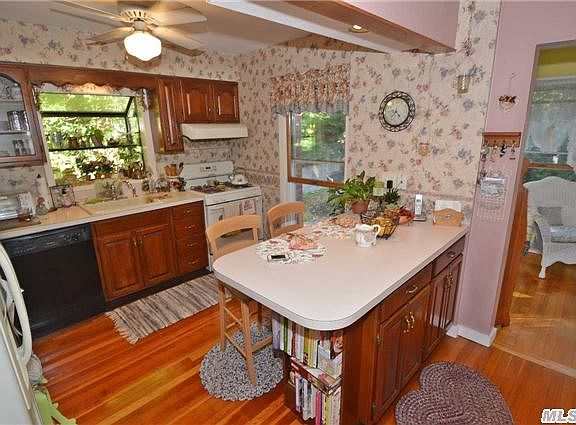 4th image of 55 Woodhull Landing Road