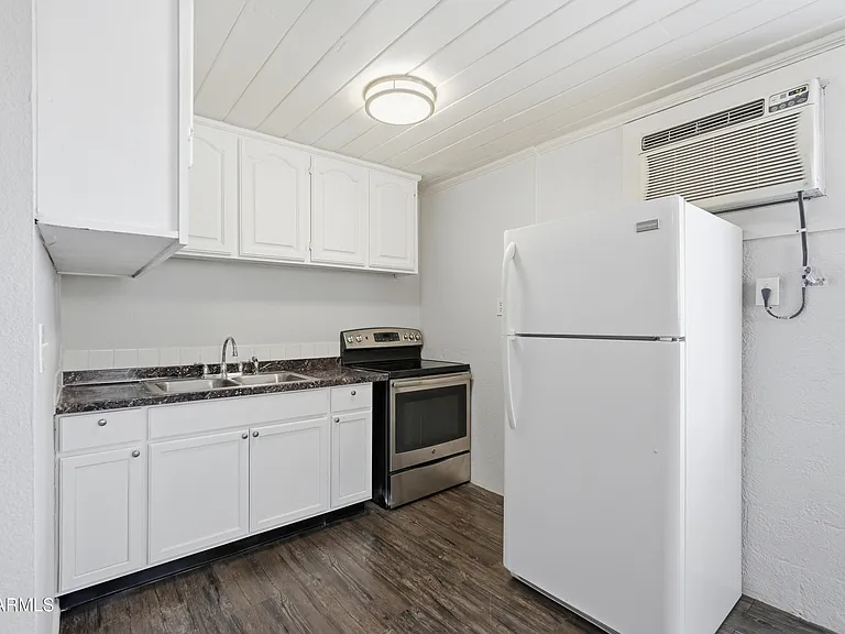 623 S Country Club Dr #11 — Photo 7