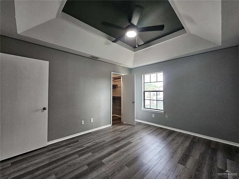2208 Robin Ave W — Photo 17