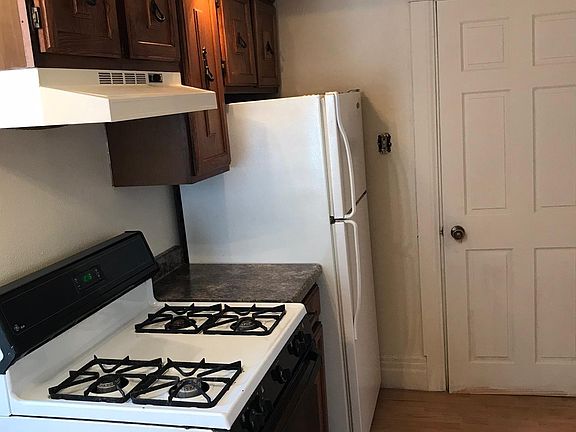 Gas stove and refrigerator