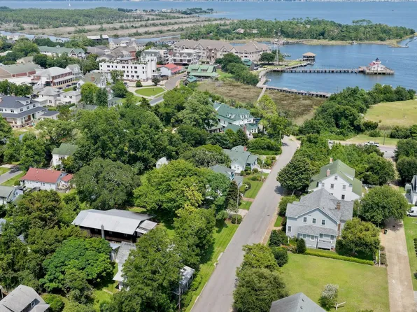 330 Fernando Street, Manteo, NC 27954